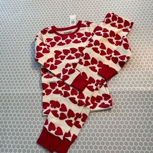 NWT Old Navy Red and Cream Heart-Print Kids Pajama Set. Size 4T